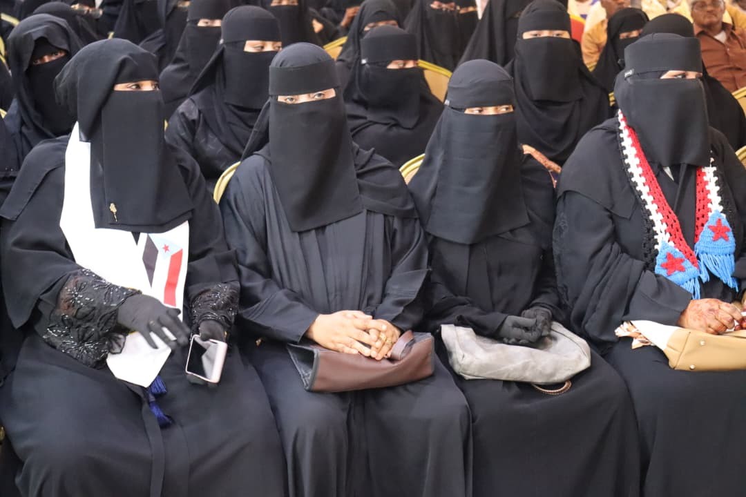 انتقالي حضرموت يعقد اجتماعاً موسعاً لهيئات المجلس بالمحافظة.. ويؤكدون على أن محاولة تمزيق النسيج الجنوبي وتفريخ المكونات لن تنجح انتقالي حضرموت يعقد اجتماعاً موسعاً لهيئات المجلس بالمحافظة.. ويؤكدون على أن محاولة تمزيق النسيج الجنوبي وتفريخ المكونات لن تنجح
