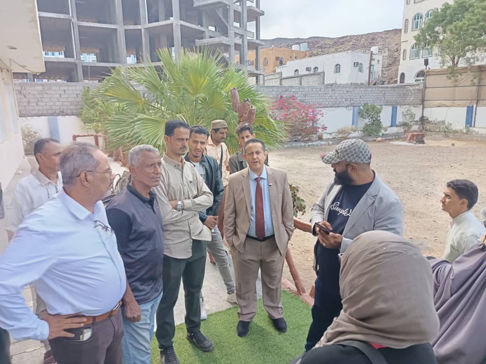 الأمانة العامة تؤكد مواصلة الوقفة الاحتجاجية والتصعيد رفضاً لإغلاق مقرها بالعاصمة عدن الأمانة العامة تؤكد مواصلة الوقفة الاحتجاجية والتصعيد رفضاً لإغلاق مقرها بالعاصمة عدن