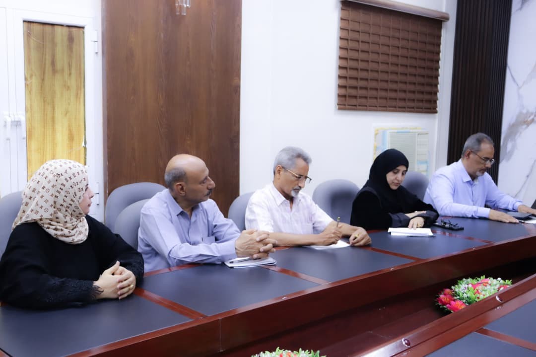 الأمانة العامة تقف أمام مستجدات الأوضاع السياسية والخدمية والأمنية في محافظات الجنوب الأمانة العامة تقف أمام مستجدات الأوضاع السياسية والخدمية والأمنية في محافظات الجنوب