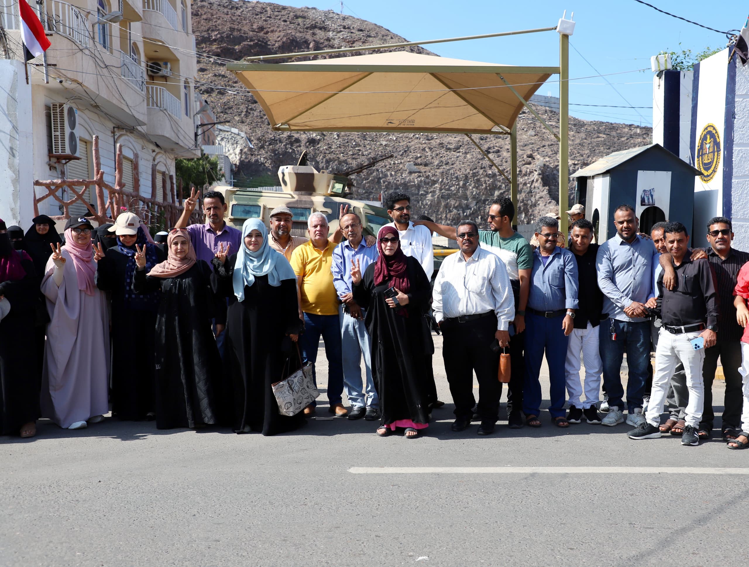 سلطات الأمر الواقع تدفع بشعب الجنوب نحو التصعيد الميداني رفضًا للوصاية السعودية وإغلاق مؤسساته السياسية سلطات الأمر الواقع تدفع بشعب الجنوب نحو التصعيد الميداني رفضًا للوصاية السعودية وإغلاق مؤسساته السياسية