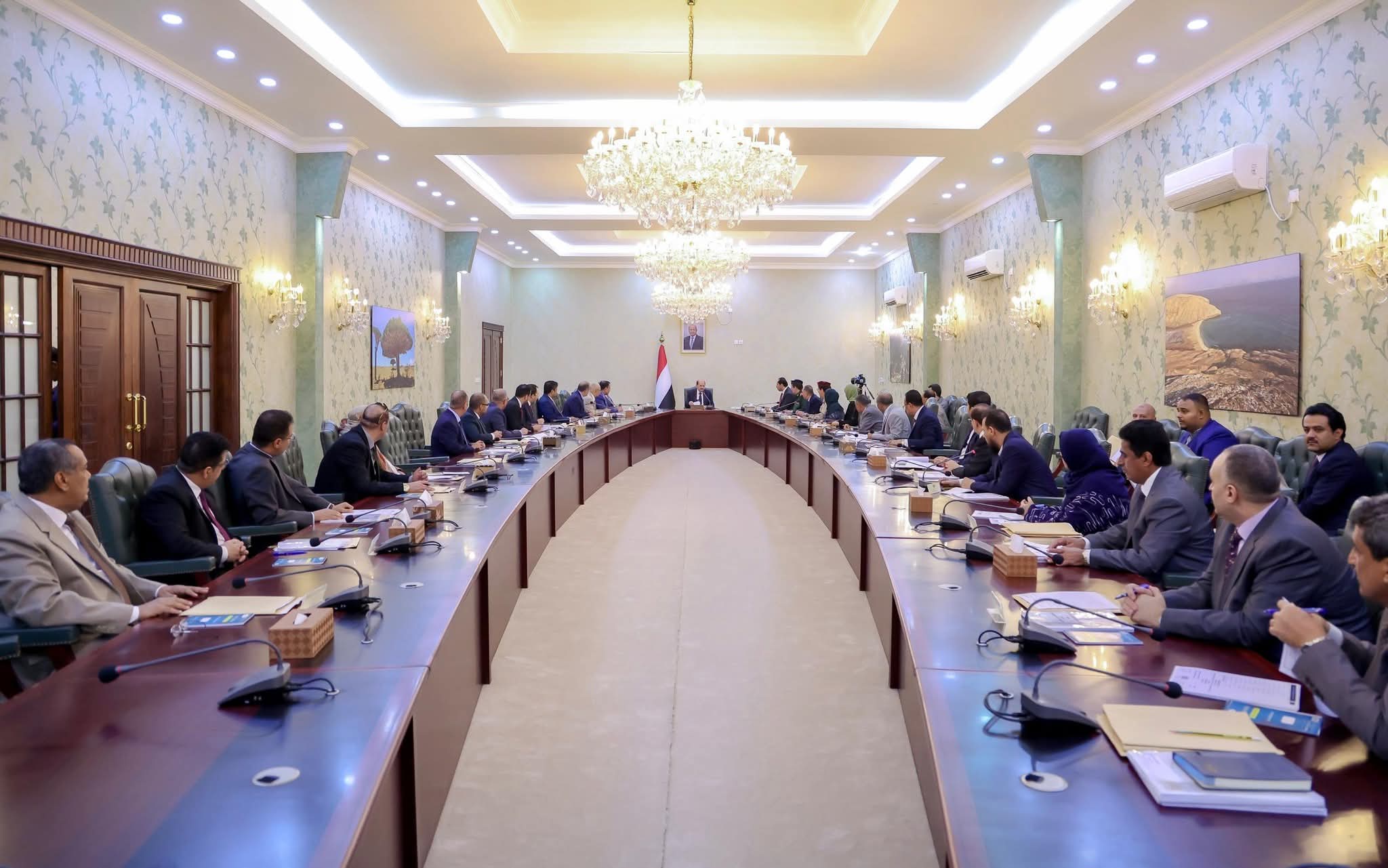 مجلس الوزراء يوافق على مشروع الموازنة للسنة المالية 2026م - مجلس الوزراء يوافق على مشروع الموازنة للسنة المالية 2026م -