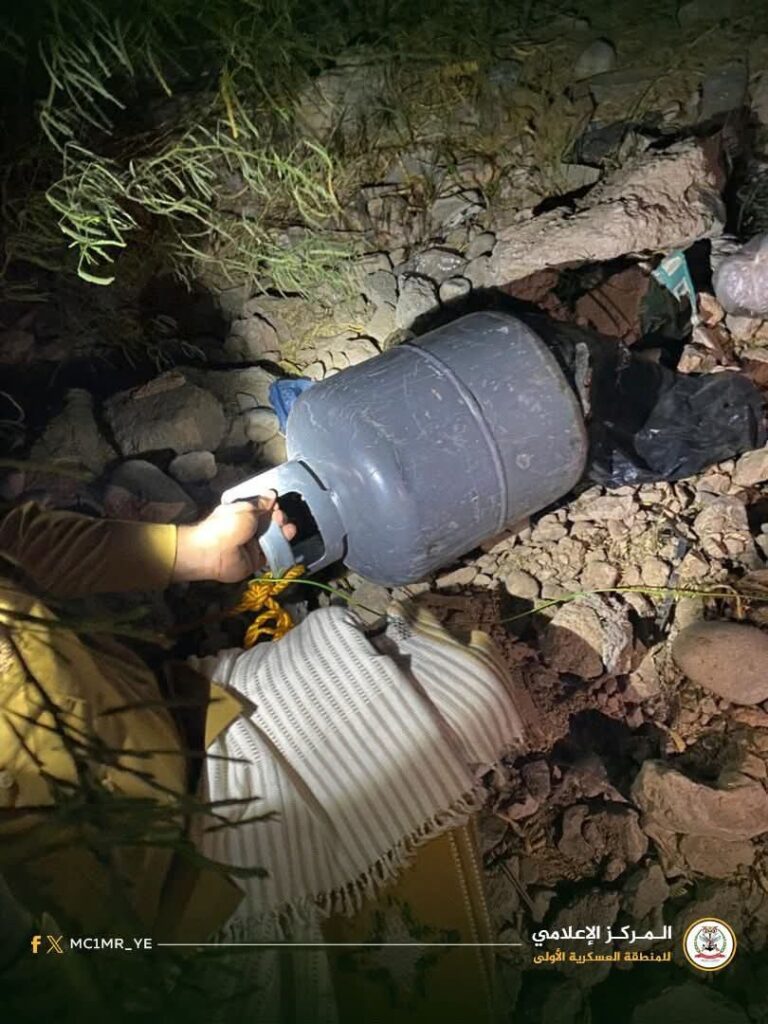 عاجل : قوات درع الوطن تحبط محاولة تفجير عبوات ناسفة على الطريق الحيوي بين ساحل ووادي حضرموت عاجل : قوات درع الوطن تحبط محاولة تفجير عبوات ناسفة على الطريق الحيوي بين ساحل ووادي حضرموت