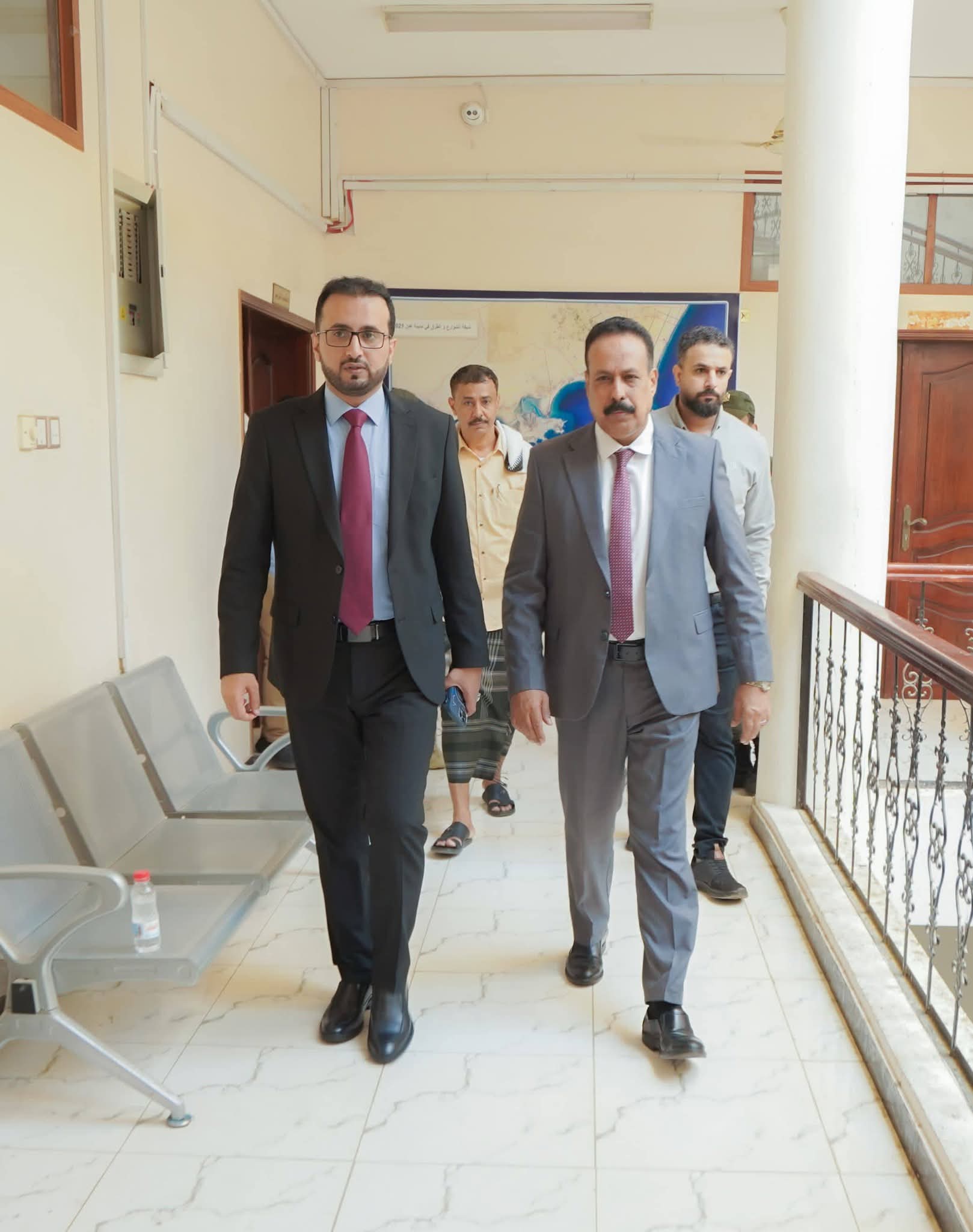 وزير الخدمة المدنية يتفقد مستوى الانضباط في عدد من الوزارات عقب انتهاء إجازة عيد الفطر - وزير الخدمة المدنية يتفقد مستوى الانضباط في عدد من الوزارات عقب انتهاء إجازة عيد الفطر -