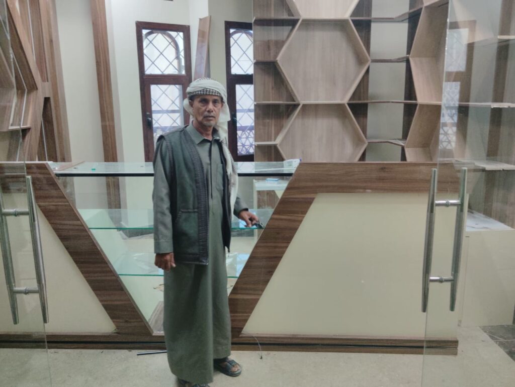 حدث حضرمي مرتقب.. اللمسات الأخيرة تسبق افتتاح سوق العسل المركزي بمديرية القطن في أبريل القادم "شاهد صور" حدث حضرمي مرتقب.. اللمسات الأخيرة تسبق افتتاح سوق العسل المركزي بمديرية القطن في أبريل القادم "شاهد صور"