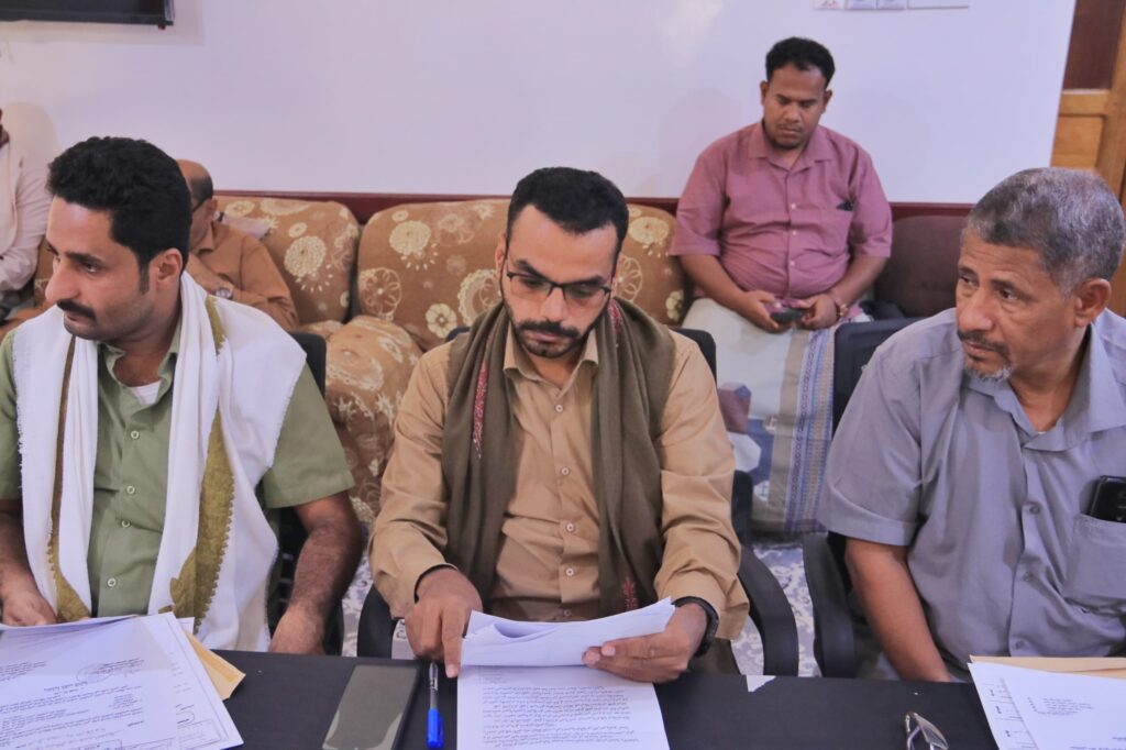 اجتماع تنفيذي شبام يناقش ضبط الأسعار وأزمة الغاز وتقييم التعليم ومشاريع النظافة والتحسين بالمديرية اجتماع تنفيذي شبام يناقش ضبط الأسعار وأزمة الغاز وتقييم التعليم ومشاريع النظافة والتحسين بالمديرية