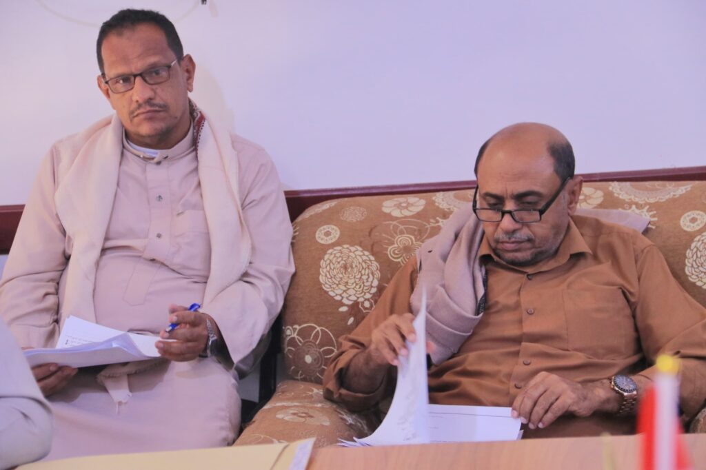 اجتماع تنفيذي شبام يناقش ضبط الأسعار وأزمة الغاز وتقييم التعليم ومشاريع النظافة والتحسين بالمديرية اجتماع تنفيذي شبام يناقش ضبط الأسعار وأزمة الغاز وتقييم التعليم ومشاريع النظافة والتحسين بالمديرية