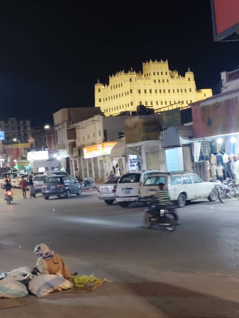 ليالي رمضان في سيئون… نكهة روحانية وسحر لا يُضاهى في جوهرة الوادي والصحراء ليالي رمضان في سيئون… نكهة روحانية وسحر لا يُضاهى في جوهرة الوادي والصحراء