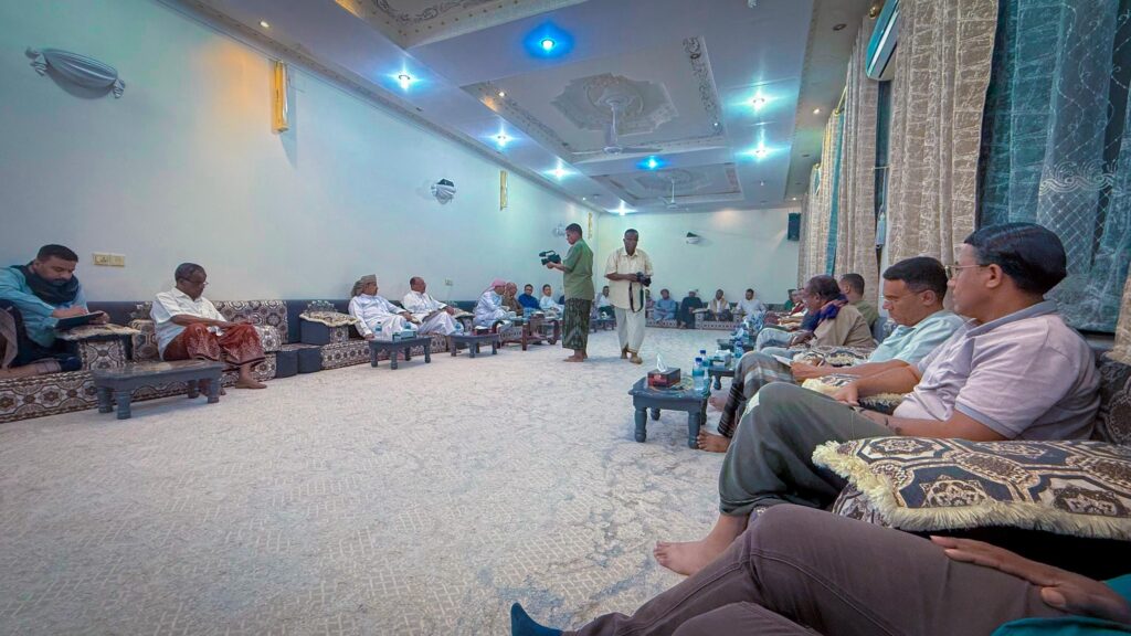 "فرع الاتحاد اليمني لبناء الأجسام بوادي حضرموت يلتقي بوكيل الوادي والصحراء" "فرع الاتحاد اليمني لبناء الأجسام بوادي حضرموت يلتقي بوكيل الوادي والصحراء"