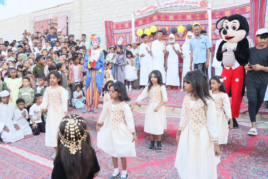 تختيم الأطفال وتمثيل لمناسك الحج والعمرة ومسابقات ثقافية وأناشيد الطفولة في ختم مسجد آل الروشن بسحيل سيئون ليلة النصف من رمضان تختيم الأطفال وتمثيل لمناسك الحج والعمرة ومسابقات ثقافية وأناشيد الطفولة في ختم مسجد آل الروشن بسحيل سيئون ليلة النصف من رمضان