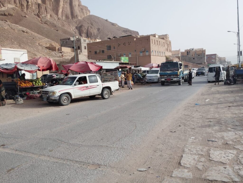 رمضان يجمعنا في حورة وادي العين.. عدسة "تاربه اليوم" ترصد ملامح الأسواق الرمضانية في المدينة التاريخية "شاهد الصور" رمضان يجمعنا في حورة وادي العين.. عدسة "تاربه اليوم" ترصد ملامح الأسواق الرمضانية في المدينة التاريخية "شاهد الصور"