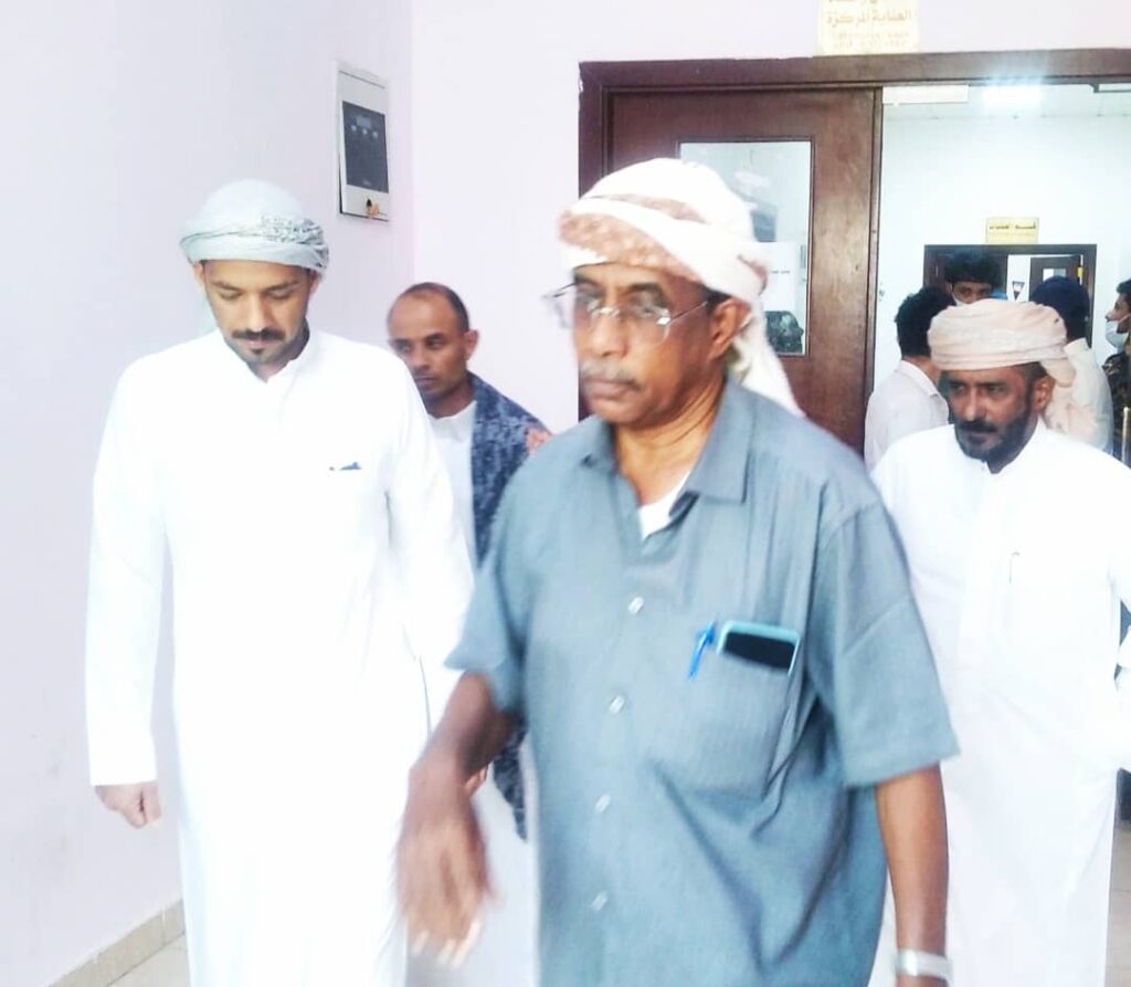 فيما قدم العديد من الهدايا الرمضانيه ..ضابط الشؤون المدنية للجانب السعودي يزور مستشفى الغيضة بالمهرة . فيما قدم العديد من الهدايا الرمضانيه ..ضابط الشؤون المدنية للجانب السعودي يزور مستشفى الغيضة بالمهرة .