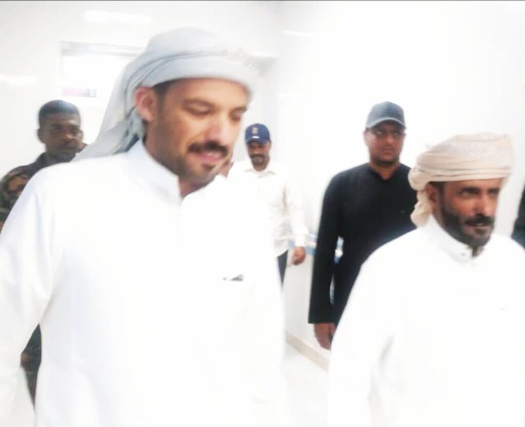 فيما قدم العديد من الهدايا الرمضانيه ..ضابط الشؤون المدنية للجانب السعودي يزور مستشفى الغيضة بالمهرة . فيما قدم العديد من الهدايا الرمضانيه ..ضابط الشؤون المدنية للجانب السعودي يزور مستشفى الغيضة بالمهرة .