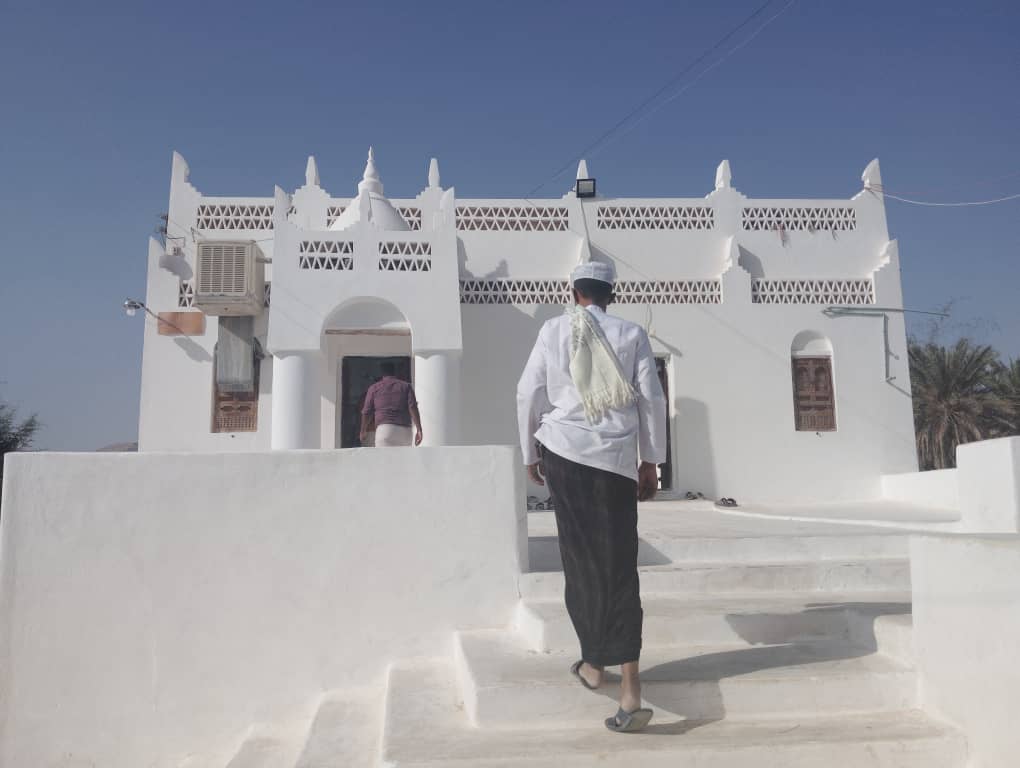 شبام التاريخية تتلألأ في ليالي رمضان.. عدسة الإعلامي أكرم النهدي ترصد روح المدينة وأسواقها العتيقة"صور" شبام التاريخية تتلألأ في ليالي رمضان.. عدسة الإعلامي أكرم النهدي ترصد روح المدينة وأسواقها العتيقة"صور"