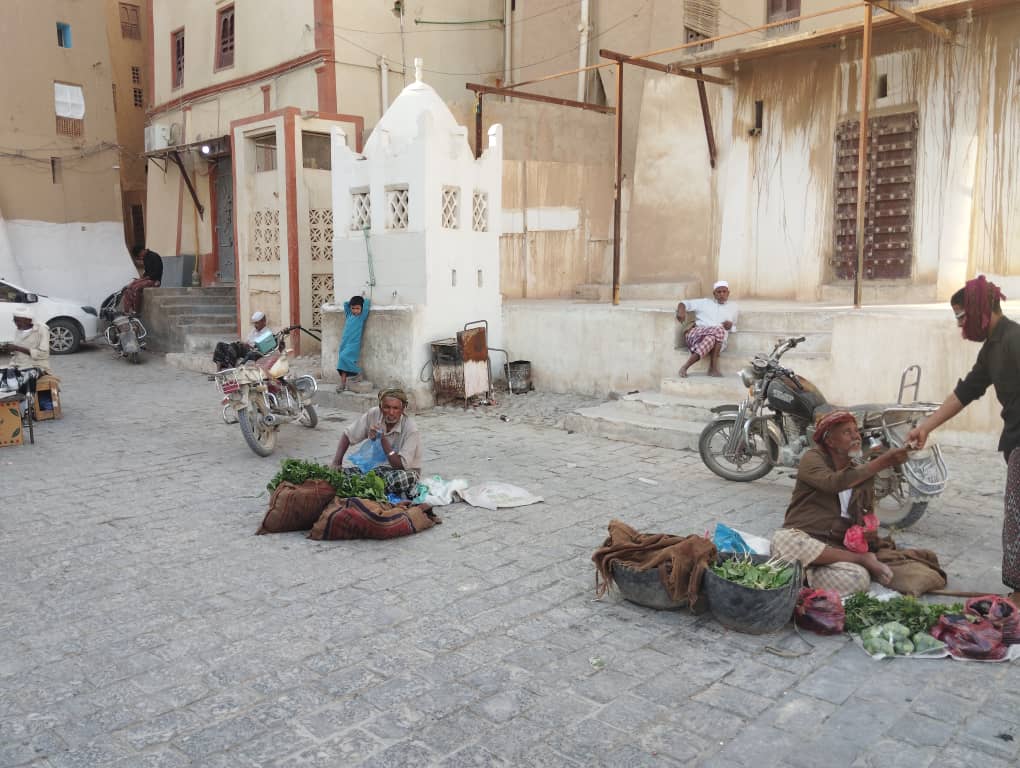 شبام التاريخية تتلألأ في ليالي رمضان.. عدسة الإعلامي أكرم النهدي ترصد روح المدينة وأسواقها العتيقة"صور" شبام التاريخية تتلألأ في ليالي رمضان.. عدسة الإعلامي أكرم النهدي ترصد روح المدينة وأسواقها العتيقة"صور"