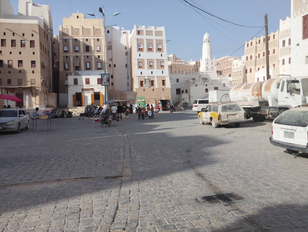 شبام التاريخية تتلألأ في ليالي رمضان.. عدسة الإعلامي أكرم النهدي ترصد روح المدينة وأسواقها العتيقة"صور" شبام التاريخية تتلألأ في ليالي رمضان.. عدسة الإعلامي أكرم النهدي ترصد روح المدينة وأسواقها العتيقة"صور"