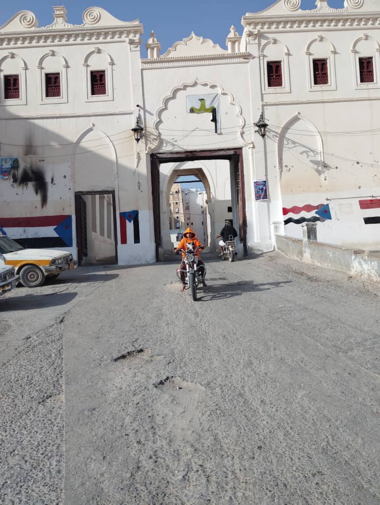 شبام التاريخية تتلألأ في ليالي رمضان.. عدسة الإعلامي أكرم النهدي ترصد روح المدينة وأسواقها العتيقة"صور" شبام التاريخية تتلألأ في ليالي رمضان.. عدسة الإعلامي أكرم النهدي ترصد روح المدينة وأسواقها العتيقة"صور"