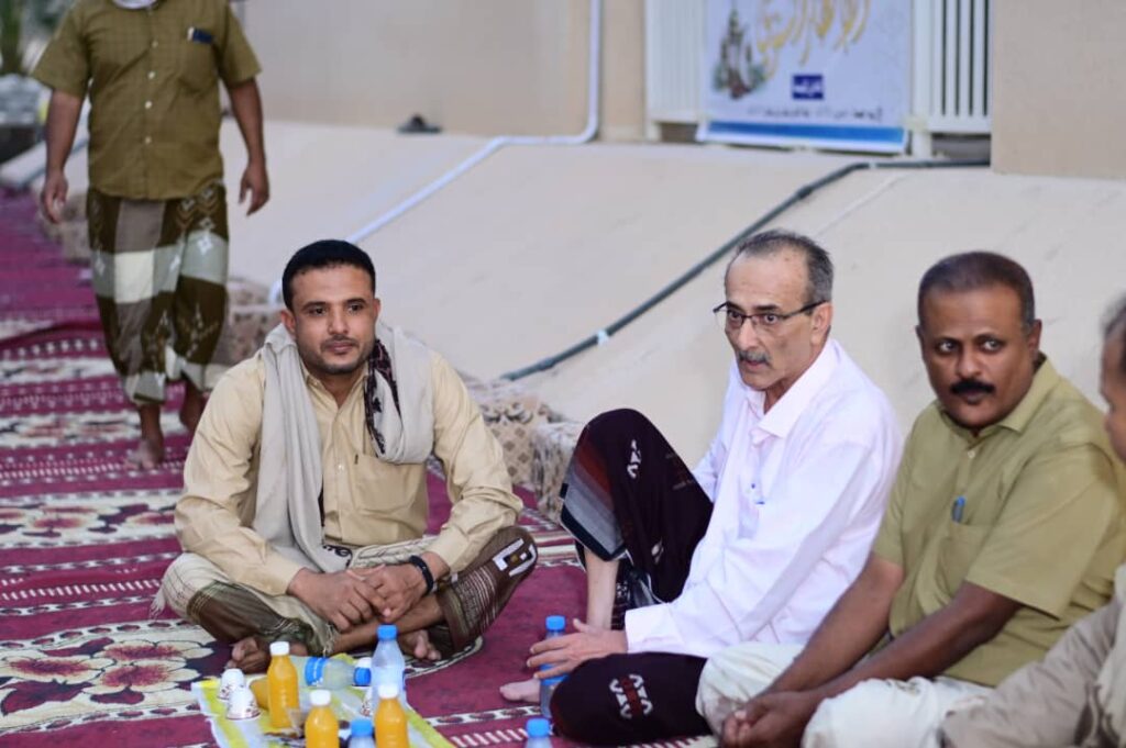 المؤسسة المحلية للمياه فرع سيئون تقيم الإفطار السنوي لموظفيها المؤسسة المحلية للمياه فرع سيئون تقيم الإفطار السنوي لموظفيها