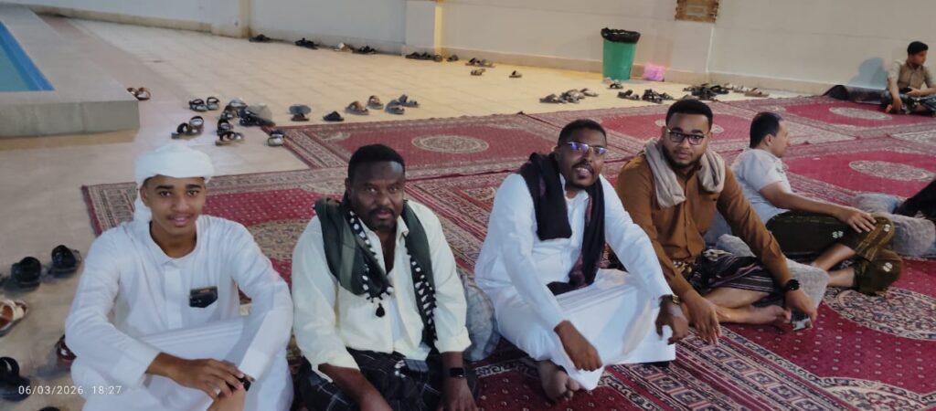 برعاية الشيخ محمد أحمد بن هرهره ..الافطار والملتقى السنوي الأول لأسرة آل الشيخ علي هرهره بعموم ساحل حضرموت "صور" برعاية الشيخ محمد أحمد بن هرهره ..الافطار والملتقى السنوي الأول لأسرة آل الشيخ علي هرهره بعموم ساحل حضرموت "صور"