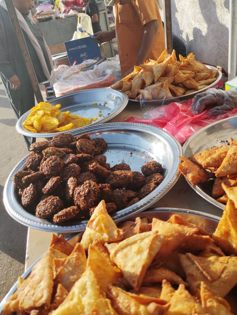 سيئون تتألق في رمضان.. أسواق نابضة بالحياة ومساجد عامرة وروائح البخور تملأ الأجواء "صور" سيئون تتألق في رمضان.. أسواق نابضة بالحياة ومساجد عامرة وروائح البخور تملأ الأجواء "صور"