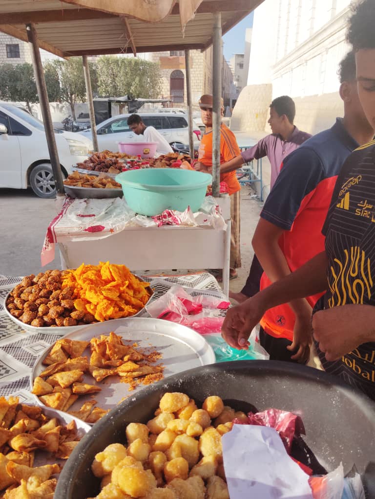 سيئون تتألق في رمضان.. أسواق نابضة بالحياة ومساجد عامرة وروائح البخور تملأ الأجواء "صور" سيئون تتألق في رمضان.. أسواق نابضة بالحياة ومساجد عامرة وروائح البخور تملأ الأجواء "صور"