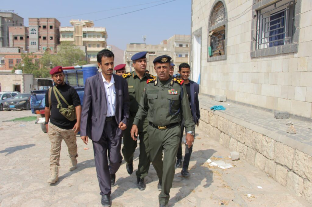 الوكيل الجيلاني يتفقد الأجهزة الأمنية بساحل حضرموت ويطلع على جاهزيتها الوكيل الجيلاني يتفقد الأجهزة الأمنية بساحل حضرموت ويطلع على جاهزيتها