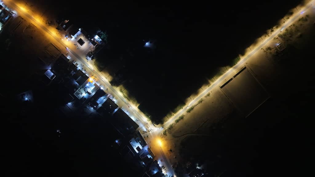 حضرموت : الـحـوطـة تـنـيـر بـعـد ظـلام لسنوات بدعم من أحد أعيان المنطقة حضرموت : الـحـوطـة تـنـيـر بـعـد ظـلام لسنوات بدعم من أحد أعيان المنطقة