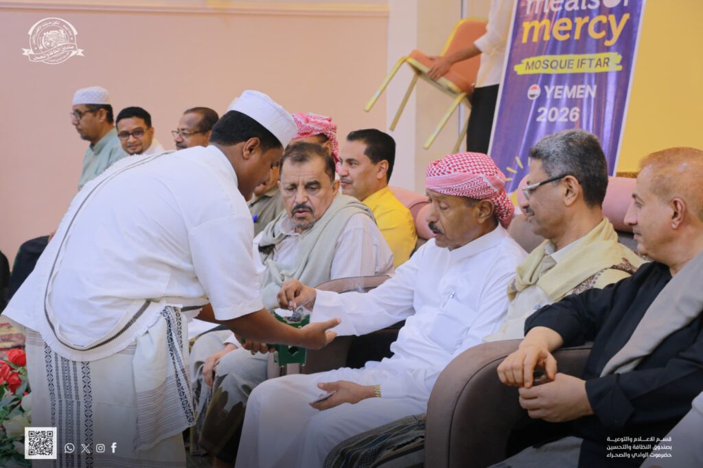 برعاية الوكيل بارباع ..أمسية رمضانية وإفطار سنوي لعمال ومهندسي النظافة بمدينة سيئون و تكريم نماذج مجتمعية فاعلة برعاية الوكيل بارباع ..أمسية رمضانية وإفطار سنوي لعمال ومهندسي النظافة بمدينة سيئون و تكريم نماذج مجتمعية فاعلة