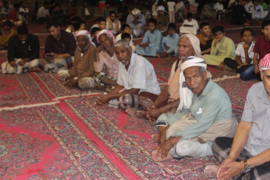 وسط حضور مبارك أهالي وأبناء منطقة بئرالمديني ببور م/ سيئون يقيمون الإفطار الرمضاني الجماعي و السنوي للعام الثالث على التوالي ويجتمعون على مأدبة إفطار واحدة وسط حضور مبارك أهالي وأبناء منطقة بئرالمديني ببور م/ سيئون يقيمون الإفطار الرمضاني الجماعي و السنوي للعام الثالث على التوالي ويجتمعون على مأدبة إفطار واحدة