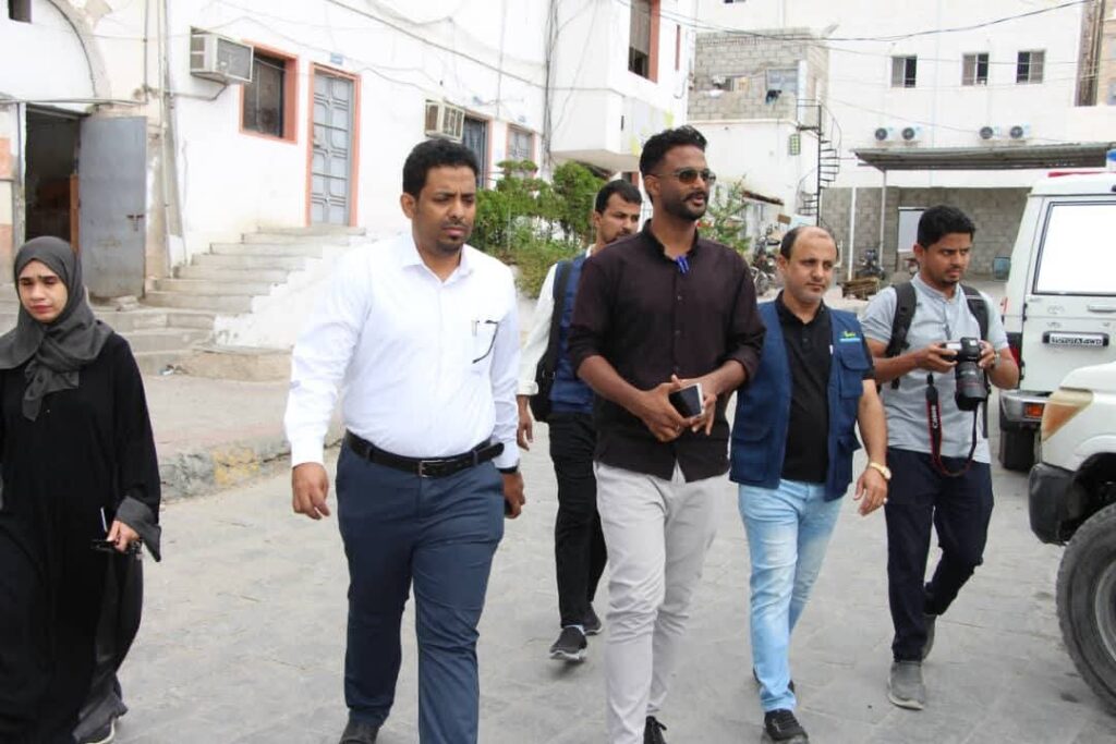 مدير عام مكتب الصحة بساحل حضرموت يدشّن مشروع العمليات الجراحية للمرضى المعسرين بمستشفى المكلا للأمومة والطفولة مدير عام مكتب الصحة بساحل حضرموت يدشّن مشروع العمليات الجراحية للمرضى المعسرين بمستشفى المكلا للأمومة والطفولة