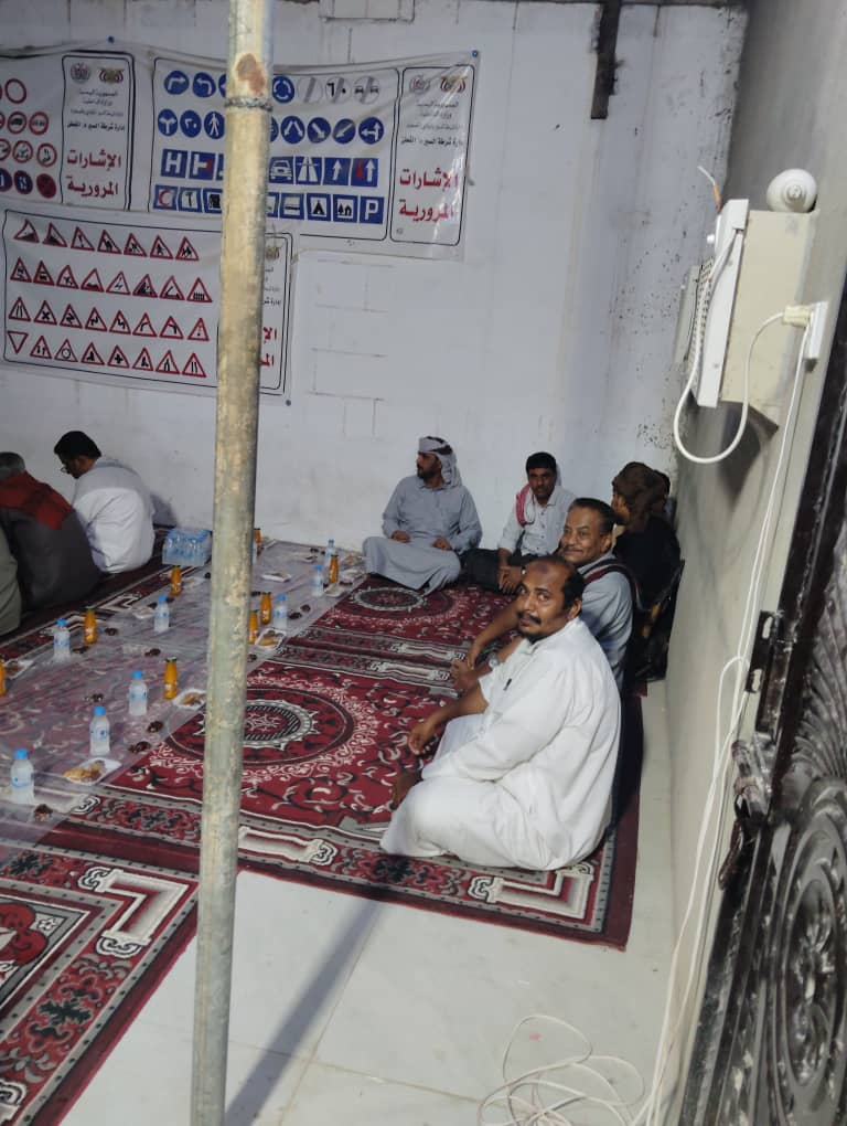 بحضور مدير أمن وشرطة وادي حضرموت.. إدارة مرور القطن تقيم مائدة الإفطار الجماعي السنوي بحضور مدير أمن وشرطة وادي حضرموت.. إدارة مرور القطن تقيم مائدة الإفطار الجماعي السنوي