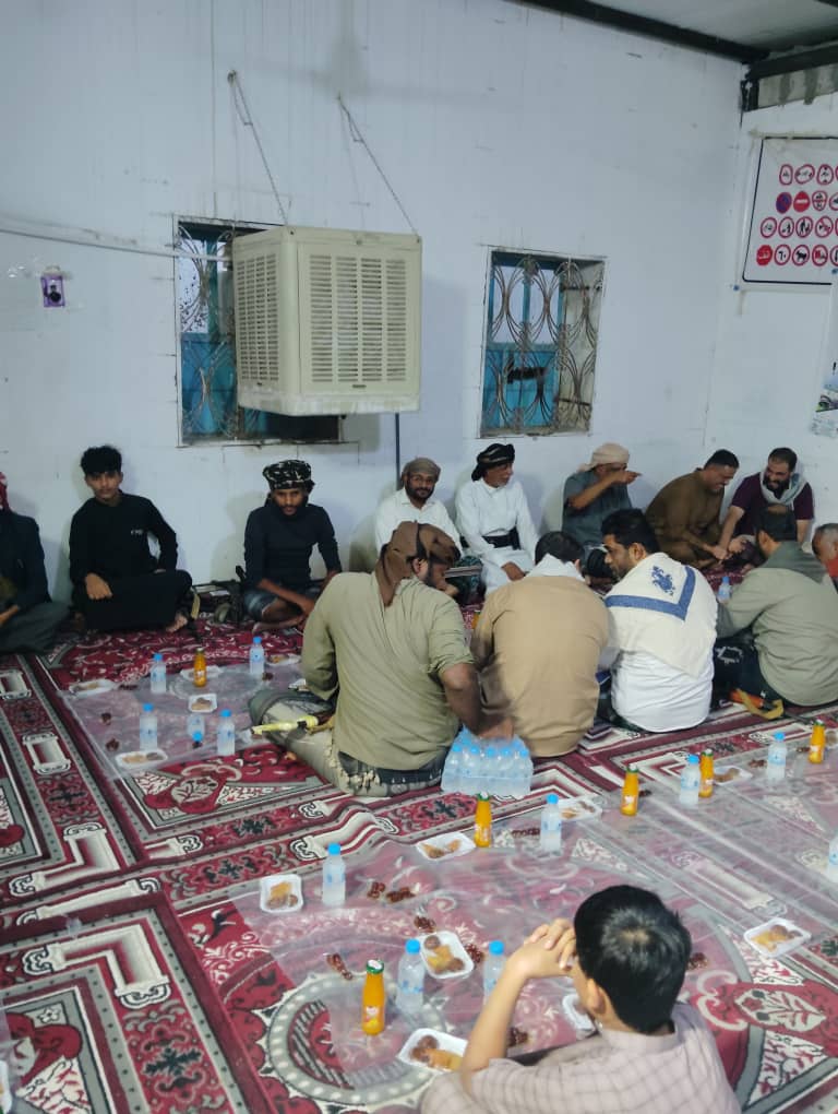 بحضور مدير أمن وشرطة وادي حضرموت.. إدارة مرور القطن تقيم مائدة الإفطار الجماعي السنوي بحضور مدير أمن وشرطة وادي حضرموت.. إدارة مرور القطن تقيم مائدة الإفطار الجماعي السنوي