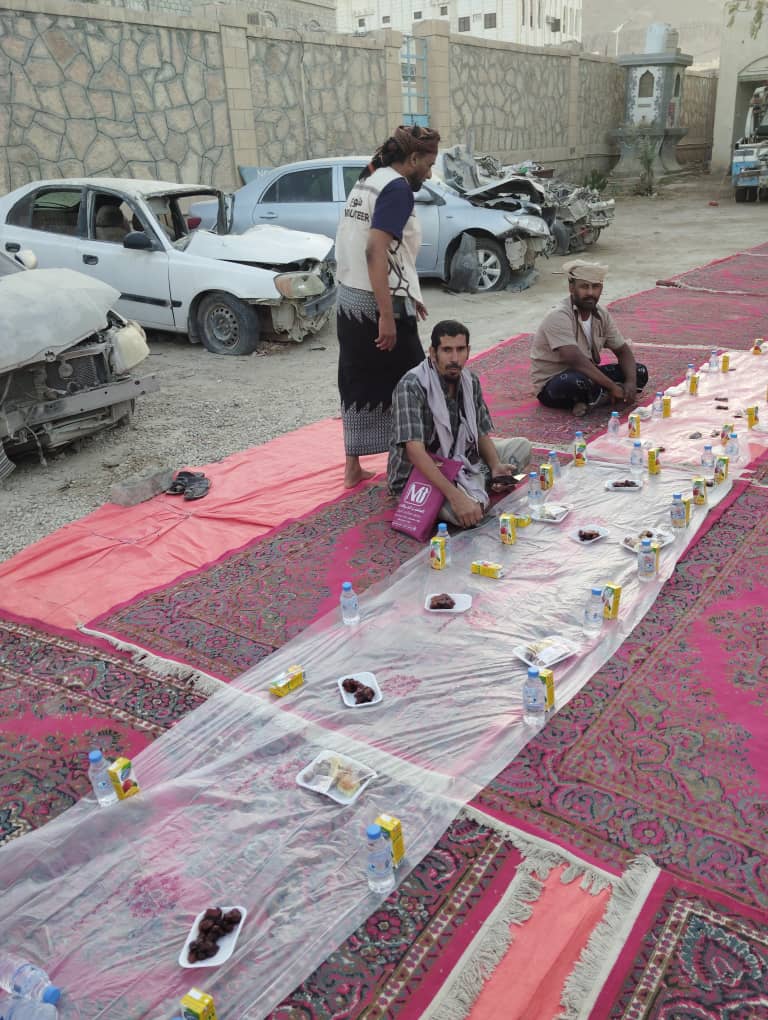 بحضور مدير أمن وشرطة وادي حضرموت.. إدارة مرور القطن تقيم مائدة الإفطار الجماعي السنوي بحضور مدير أمن وشرطة وادي حضرموت.. إدارة مرور القطن تقيم مائدة الإفطار الجماعي السنوي