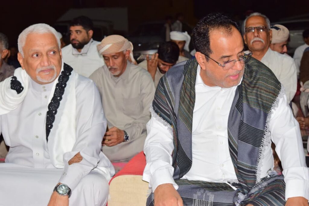 قبيلة آل الشيخ علي هرهرة تقيم إفطارها السنوي الثامن بمديرية القطن وتكرم الطلاب المتفوقين"شاهد الصور" قبيلة آل الشيخ علي هرهرة تقيم إفطارها السنوي الثامن بمديرية القطن وتكرم الطلاب المتفوقين"شاهد الصور"