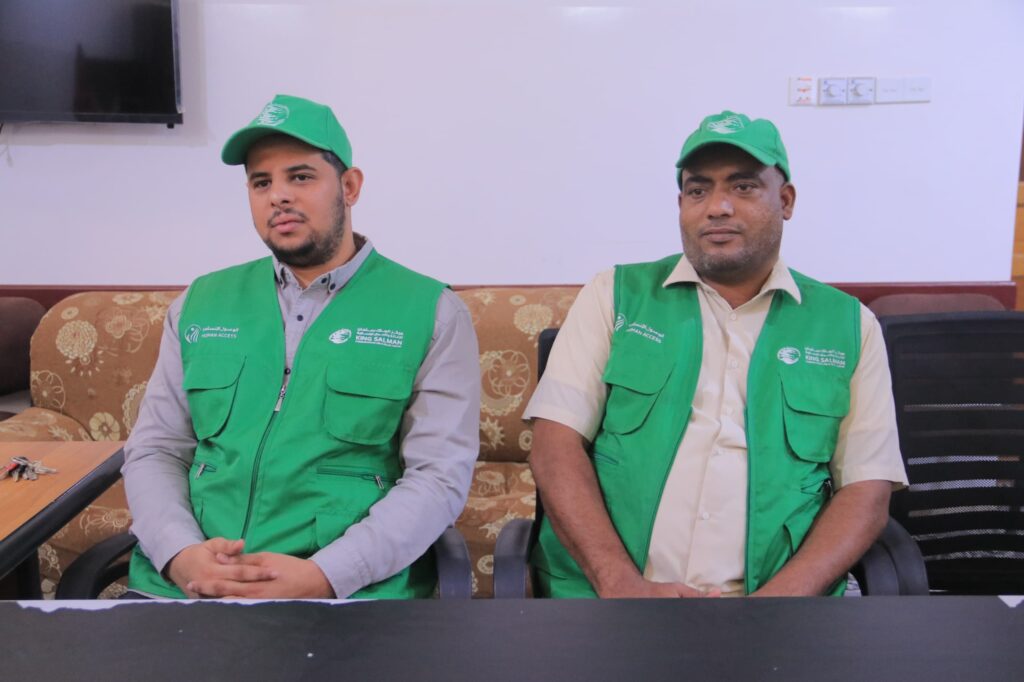 مدير عام شبام يدشّن مشروع توزيع زكاة الفطر بالمديرية لـ 1200 أسرة بدعم مركز الملك سلمان للإغاثة والأعمال الإنسانية مدير عام شبام يدشّن مشروع توزيع زكاة الفطر بالمديرية لـ 1200 أسرة بدعم مركز الملك سلمان للإغاثة والأعمال الإنسانية