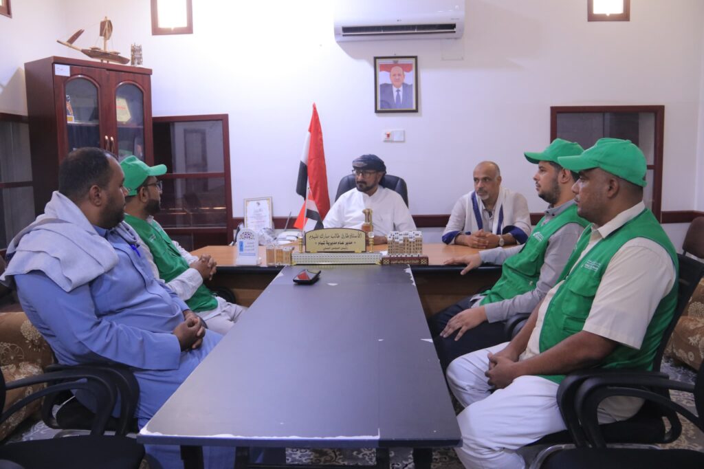 مدير عام شبام يدشّن مشروع توزيع زكاة الفطر بالمديرية لـ 1200 أسرة بدعم مركز الملك سلمان للإغاثة والأعمال الإنسانية مدير عام شبام يدشّن مشروع توزيع زكاة الفطر بالمديرية لـ 1200 أسرة بدعم مركز الملك سلمان للإغاثة والأعمال الإنسانية