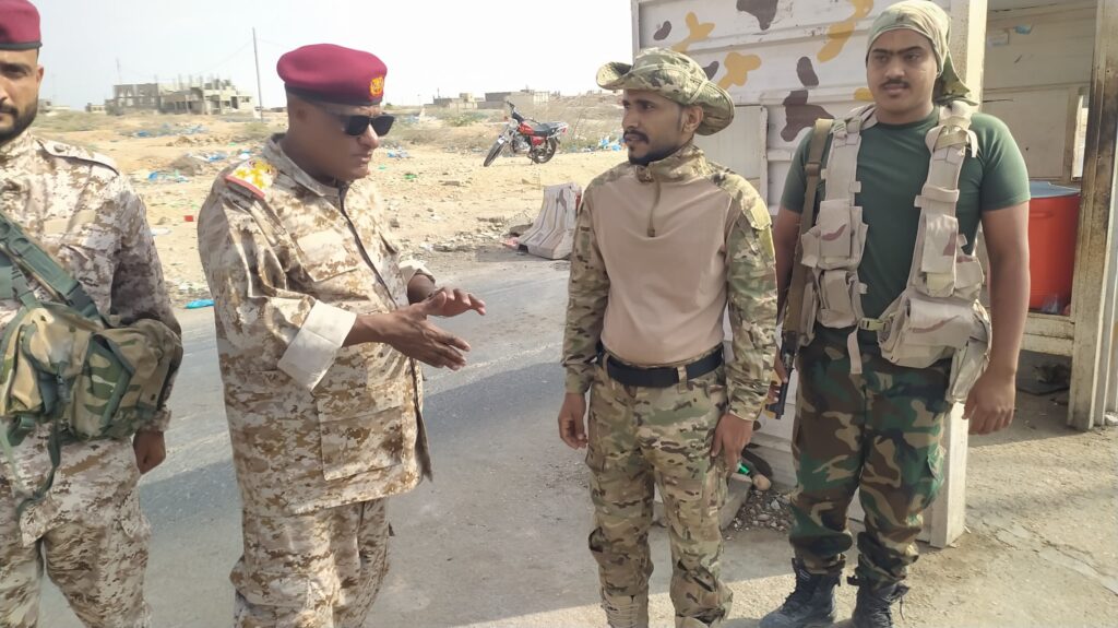 قائد لواء الريان العميد ركن خالد أحمد التميمي يستقبل تهاني عيد الفطر مع منتسبي اللواء ويتفقد مواقعهم العسكرية قائد لواء الريان العميد ركن خالد أحمد التميمي يستقبل تهاني عيد الفطر مع منتسبي اللواء ويتفقد مواقعهم العسكرية