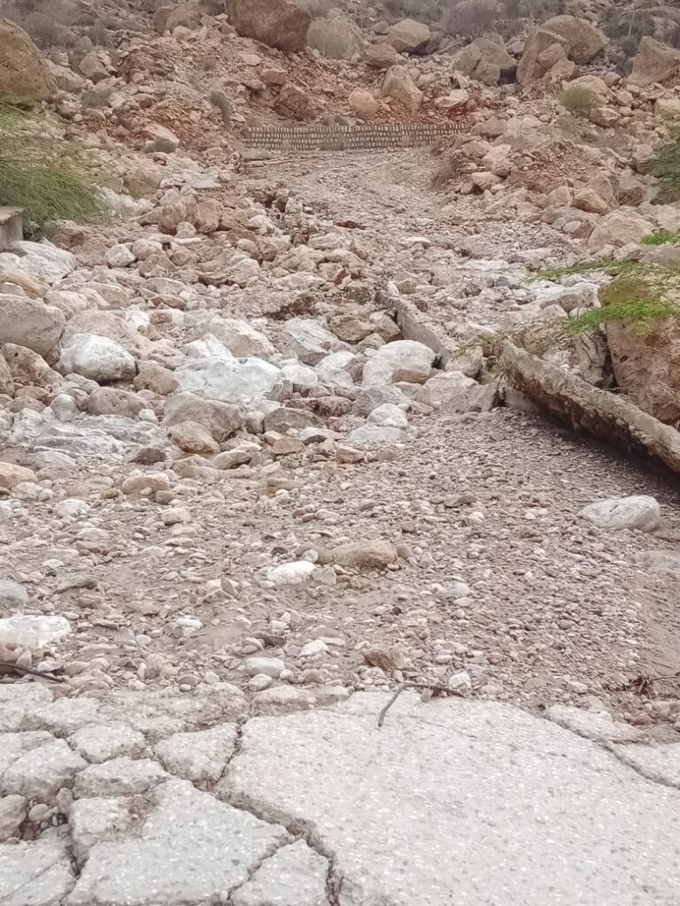 في تقرير أولي لمؤتمر حضرموت الجامع ..تفاقم معاناة أهالي أرياف المكلا : السيول تدمر البنية التحتية للطرقات وتعرقل وصول الحالات المرضية في تقرير أولي لمؤتمر حضرموت الجامع ..تفاقم معاناة أهالي أرياف المكلا : السيول تدمر البنية التحتية للطرقات وتعرقل وصول الحالات المرضية