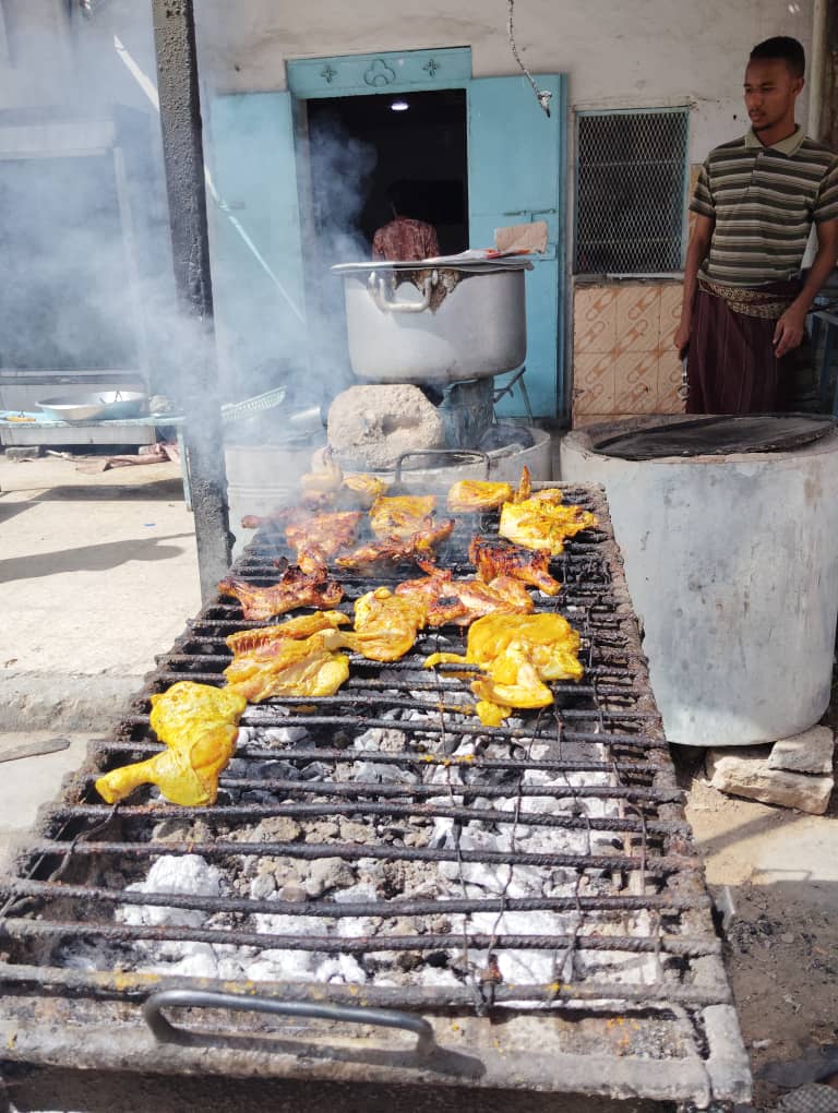 مطعم تريم في القطن.. مبادرة إنسانية تُجسد روح العيد وخدمة المجتمع (تقرير خاص) مطعم تريم في القطن.. مبادرة إنسانية تُجسد روح العيد وخدمة المجتمع (تقرير خاص)