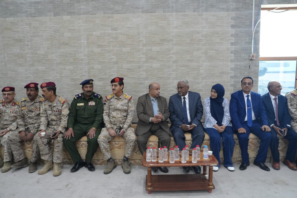 عضو مجلس القيادة محافظ حضرموت يستقبل وفدًا حكوميًا رفيعًا في المكلا عضو مجلس القيادة محافظ حضرموت يستقبل وفدًا حكوميًا رفيعًا في المكلا
