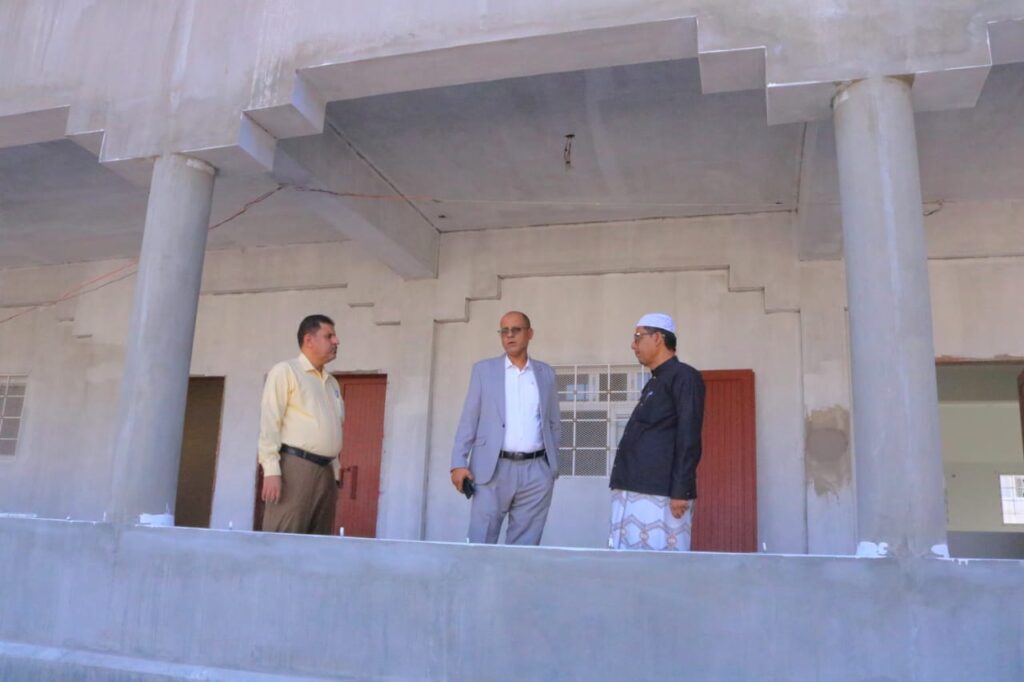 مدير عام سيئون يتفقد سير التعليم ويطلع على المبنى الجديد بثانوية الصبان ويزور مكتب التربية بالمديرية. مدير عام سيئون يتفقد سير التعليم ويطلع على المبنى الجديد بثانوية الصبان ويزور مكتب التربية بالمديرية.