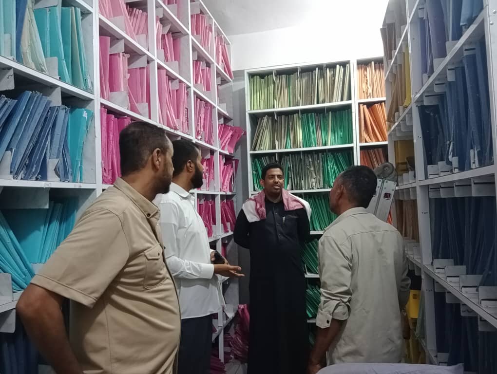 جولة ميدانية لتعزيز القطاع الصحي بساحل حضرموت.. بن نويصر يتفقد أبرز المرافق ويؤكد: تحسين الخدمات أولوية مستمرة جولة ميدانية لتعزيز القطاع الصحي بساحل حضرموت.. بن نويصر يتفقد أبرز المرافق ويؤكد: تحسين الخدمات أولوية مستمرة