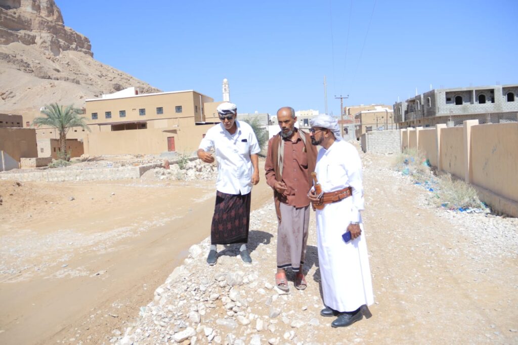 نزول ميداني لمدير عام شبام للاطلاع على أضرار الأمطار والسيول التي لحقت بمدارس المديرية ويوجه بمعالجات عاجلة نزول ميداني لمدير عام شبام للاطلاع على أضرار الأمطار والسيول التي لحقت بمدارس المديرية ويوجه بمعالجات عاجلة