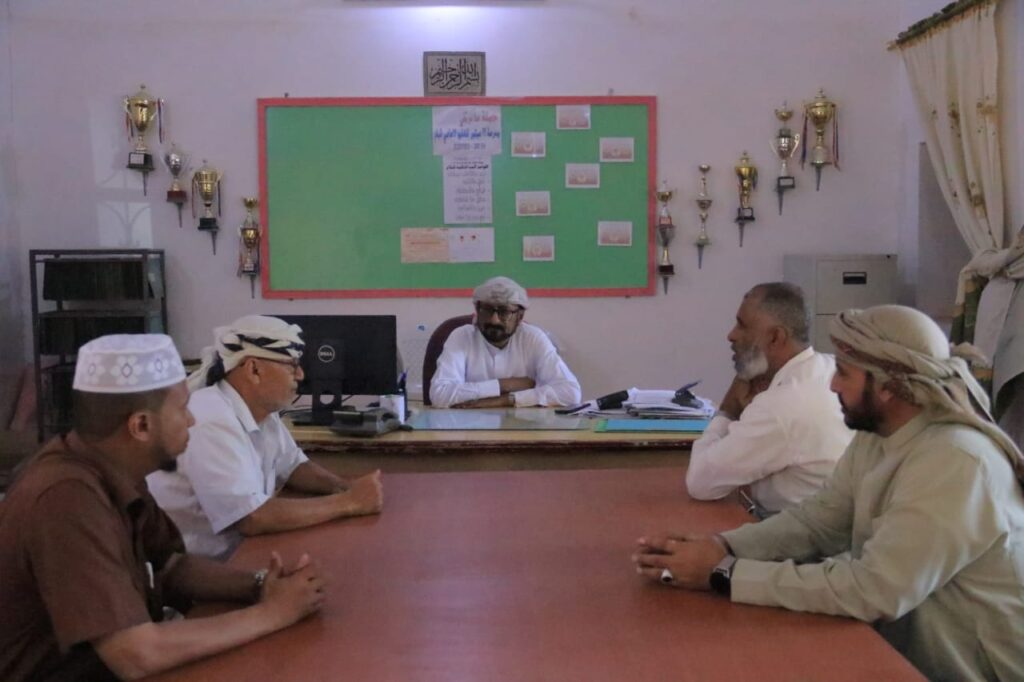 نزول ميداني لمدير عام شبام للاطلاع على أضرار الأمطار والسيول التي لحقت بمدارس المديرية ويوجه بمعالجات عاجلة نزول ميداني لمدير عام شبام للاطلاع على أضرار الأمطار والسيول التي لحقت بمدارس المديرية ويوجه بمعالجات عاجلة