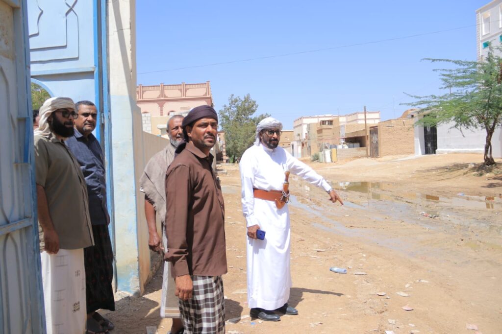 نزول ميداني لمدير عام شبام للاطلاع على أضرار الأمطار والسيول التي لحقت بمدارس المديرية ويوجه بمعالجات عاجلة نزول ميداني لمدير عام شبام للاطلاع على أضرار الأمطار والسيول التي لحقت بمدارس المديرية ويوجه بمعالجات عاجلة