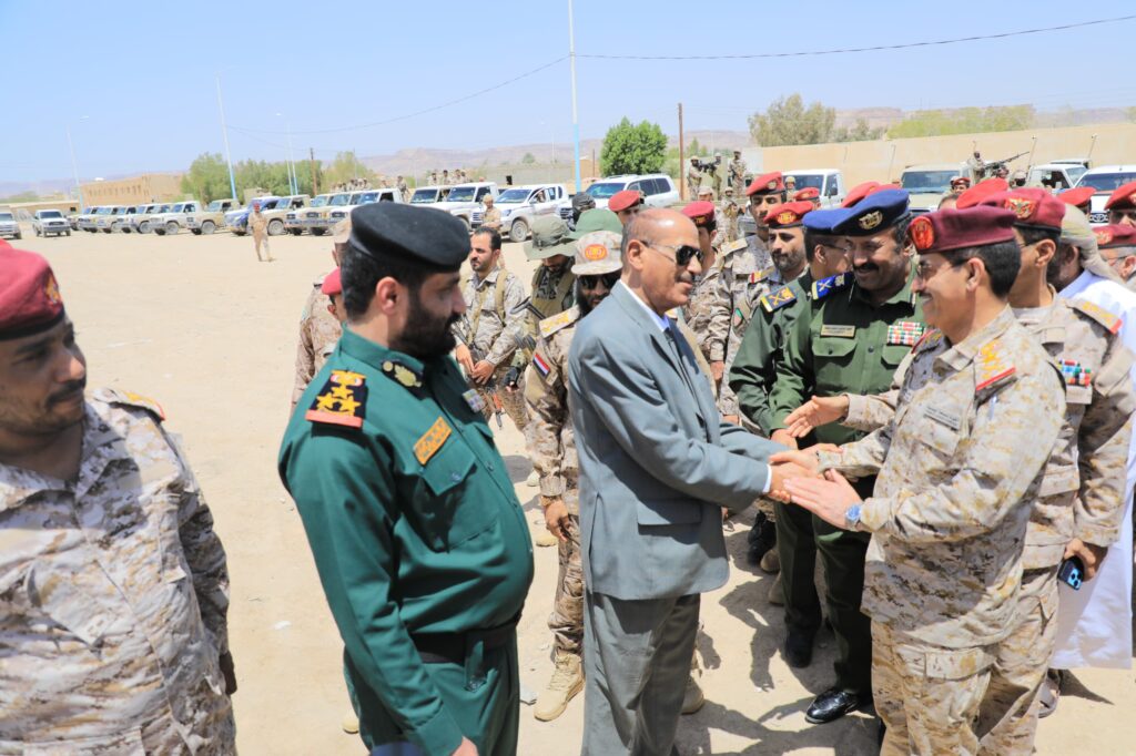 الوكيل بارباع يستقبل وزير الدفاع ويترأس اجتماعًا أمنيًا وعسكريًا موسعًا بوادي وصحراء حضرموت الوكيل بارباع يستقبل وزير الدفاع ويترأس اجتماعًا أمنيًا وعسكريًا موسعًا بوادي وصحراء حضرموت