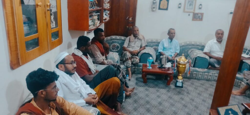 إدارة الأهلي بشبام تزور الصحفي علوي بن سميط إدارة الأهلي بشبام تزور الصحفي علوي بن سميط