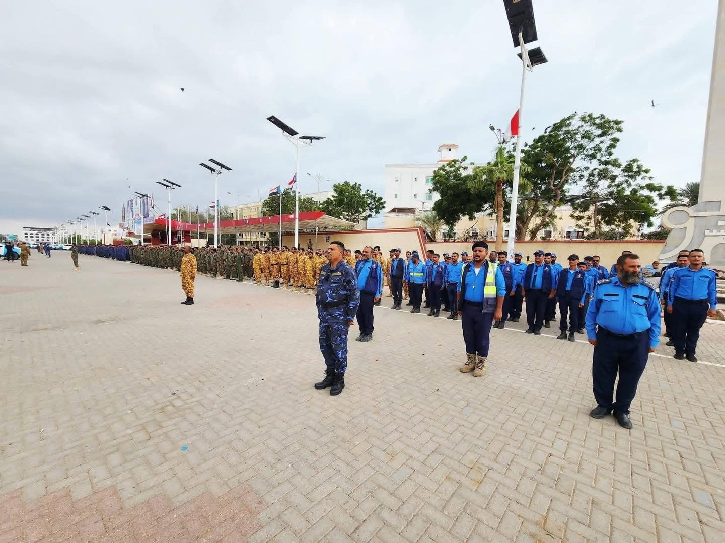 1500 جندي من "خريجي بالحاف" خارج حسابات الإنصاف" يوجّهون مناشدة إلى قيادة التحالف العربي - 1500 جندي من "خريجي بالحاف" خارج حسابات الإنصاف" يوجّهون مناشدة إلى قيادة التحالف العربي -