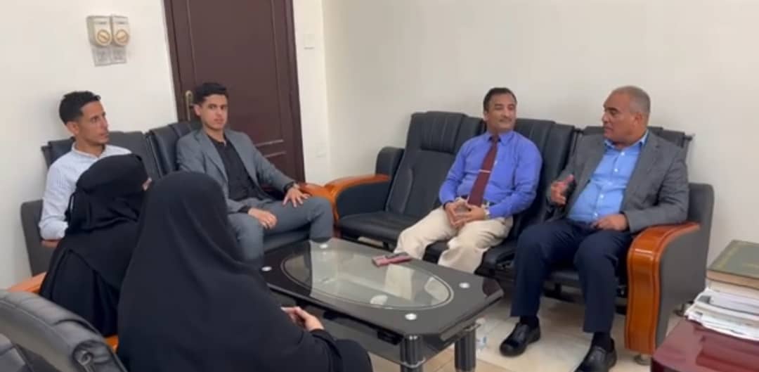 الوزير (العبادي) يزور كلية التربية بخور مكسر ويؤكد أنها النواة التاريخية لجامعة عدن والرافد الأول لنهضتنا التربوية الوزير (العبادي) يزور كلية التربية بخور مكسر ويؤكد أنها النواة التاريخية لجامعة عدن والرافد الأول لنهضتنا التربوية