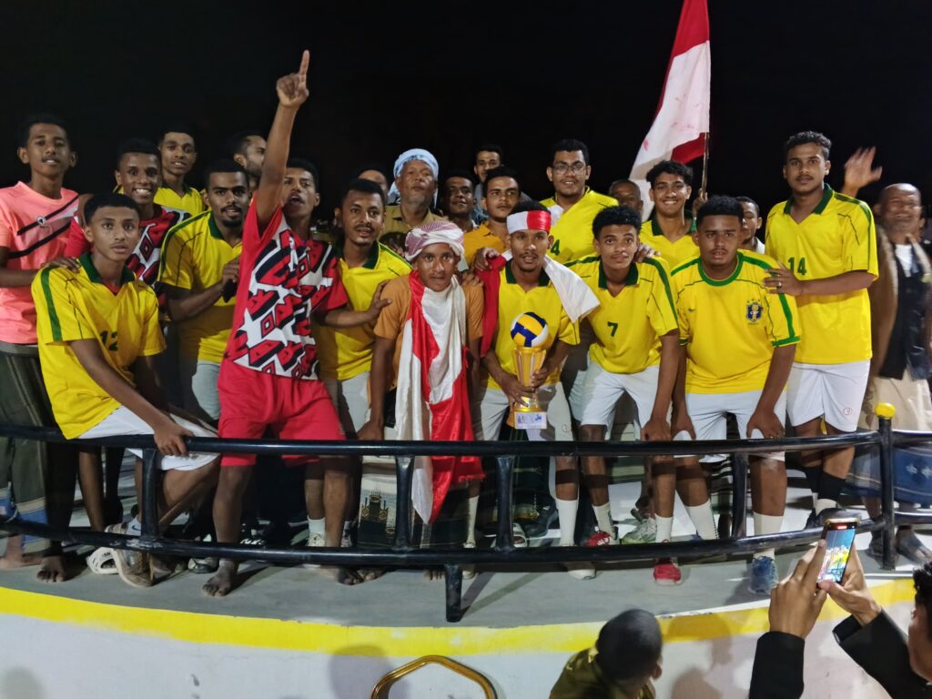 الزمالك بطلاً لبطولة الأمل للطائرة بمدودة بعد ريمونتادا تاريخية أمام اتحاد العرض الزمالك بطلاً لبطولة الأمل للطائرة بمدودة بعد ريمونتادا تاريخية أمام اتحاد العرض