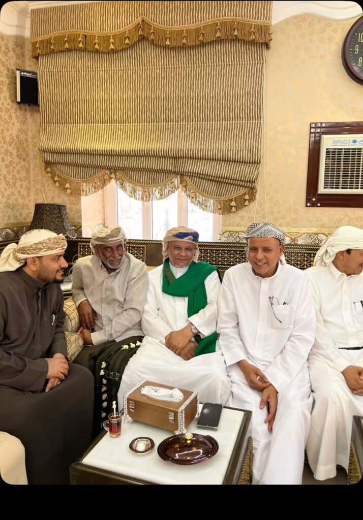 على شرف الشيخ سلطان بن زايد التميمي رئيس مصلحة شؤون القبائل.. المقدم صالح بن عائض العامري يقيم مأدبة غداء في بيته بمنطقة تاربة بمديرية سيئون على شرف الشيخ سلطان بن زايد التميمي رئيس مصلحة شؤون القبائل.. المقدم صالح بن عائض العامري يقيم مأدبة غداء في بيته بمنطقة تاربة بمديرية سيئون